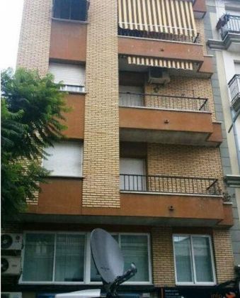 Foto 1 de Venta de piso en calle Hernán Cortés de 5 habitaciones con terraza y balcón