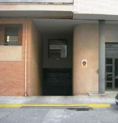 Foto 2 de Garaje en venta en calle Urgell de 10 m²
