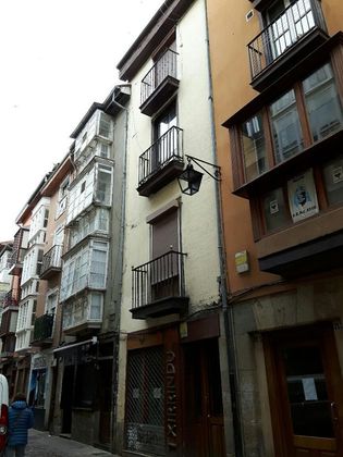 Foto 2 de Pis en venda a calle Aiztogile de 3 habitacions amb terrassa