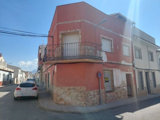 Foto 1 de Casa en venda a calle Ramon y Cajal de 4 habitacions amb terrassa