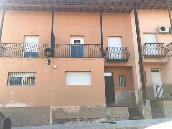 Foto 1 de Venta de piso en calle San Isidro de 4 habitaciones con terraza y garaje