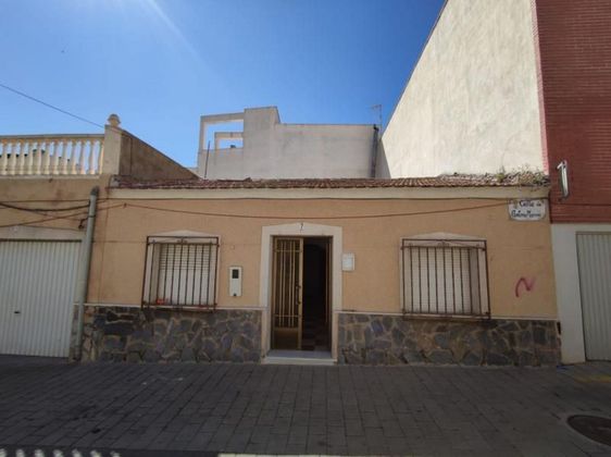 Foto 1 de Piso en venta en calle Antonio Mairena de 3 habitaciones con terraza