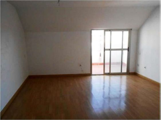 Foto 2 de Pis en venda a calle De Las Animas de 3 habitacions amb terrassa i ascensor