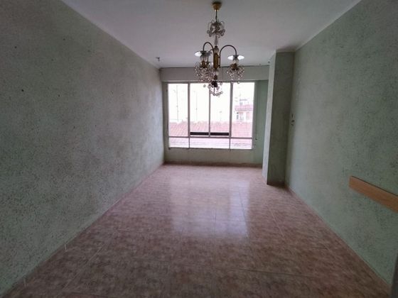 Foto 1 de Venta de piso en calle De Bellmunt de 3 habitaciones y 68 m²
