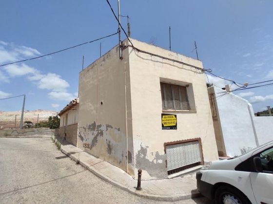 Foto 1 de Casa en venda a Algueña de 3 habitacions amb terrassa