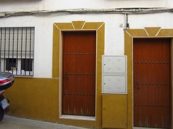 Foto 2 de Venta de piso en calle Las Salas de 3 habitaciones con aire acondicionado