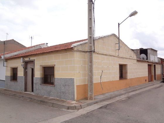Foto 1 de Casa en venda a calle Castillala Mancha de 4 habitacions i 105 m²
