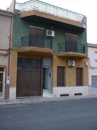 Foto 2 de Pis en venda a calle Ramón y Cajal de 2 habitacions amb terrassa