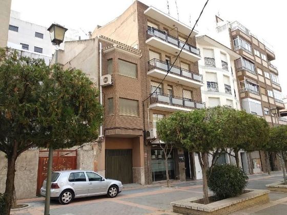 Foto 2 de Piso en venta en calle Alfarería de 4 habitaciones con terraza y balcón