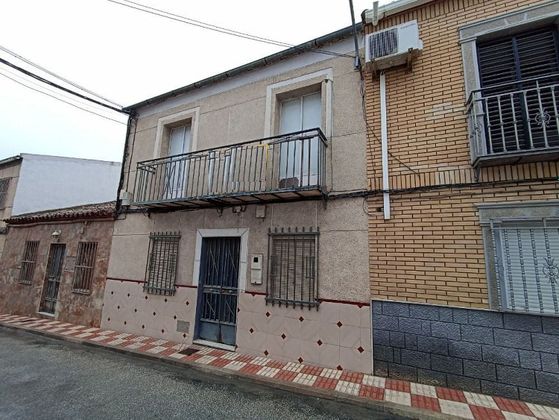 Foto 2 de Casa en venda a calle Juan XXIII de 6 habitacions i 139 m²