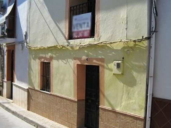 Foto 1 de Venta de casa en calle Teodoro Dominguez de 4 habitaciones con terraza