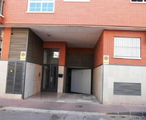 Foto 1 de Garatge en venda a calle Poeta Vicente Medina de 10 m²