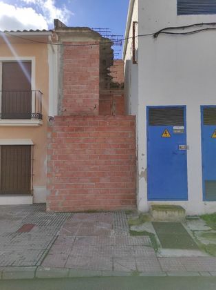 Foto 2 de Casa en venda a calle Felipe II de 3 habitacions amb terrassa i jardí