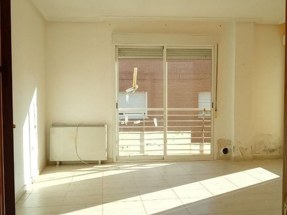 Foto 2 de Piso en venta en calle Paz de 3 habitaciones con terraza y garaje