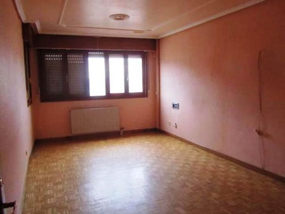 Foto 2 de Venta de piso en calle Santander de 3 habitaciones y 110 m²