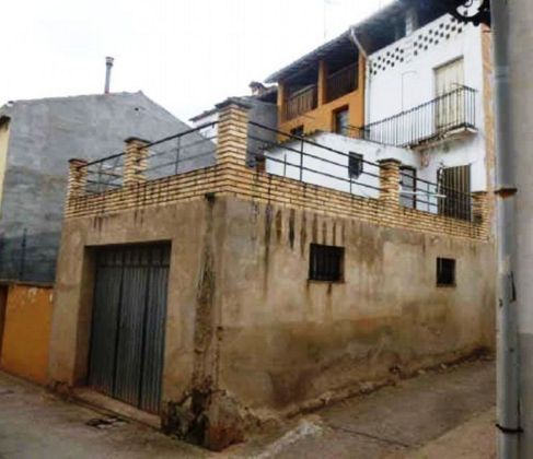 Foto 2 de Casa en venda a calle La Fuente de 3 habitacions i 202 m²