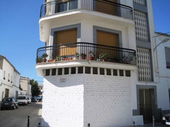 Foto 1 de Piso en venta en calle Cervantes de 3 habitaciones con terraza