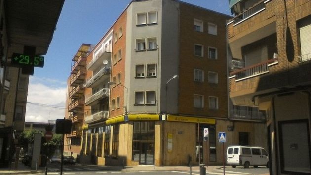 Foto 2 de Piso en venta en avenida La Rioja de 3 habitaciones con ascensor