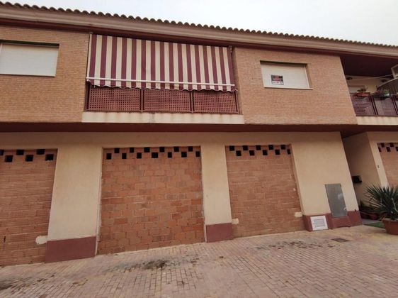 Foto 1 de Piso en venta en calle Alejandro IV de 3 habitaciones con terraza y garaje