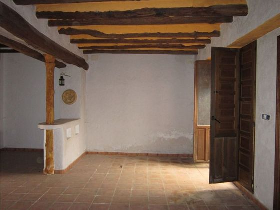 Foto 2 de Casa en venda a calle Del Calvario de 3 habitacions amb garatge i calefacció