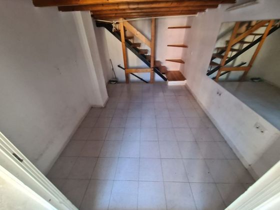 Foto 2 de Venta de piso en calle De la Muga de 1 habitación con terraza