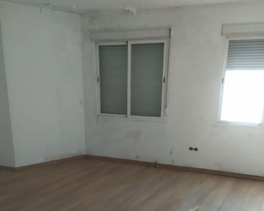 Foto 2 de Venta de piso en calle San Sebastián de 2 habitaciones y 125 m²