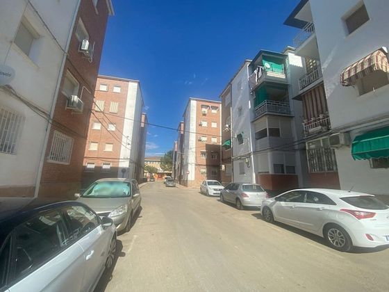 Foto 2 de Piso en venta en calle Escolar de 3 habitaciones con terraza y aire acondicionado