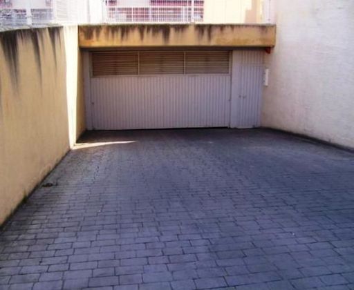 Foto 2 de Garatge en venda a calle Irlanda de 10 m²