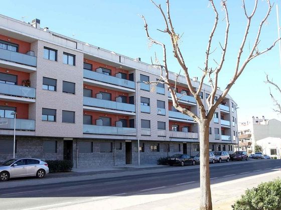 Foto 2 de Piso en venta en avenida De Valmanya de 3 habitaciones con terraza y garaje