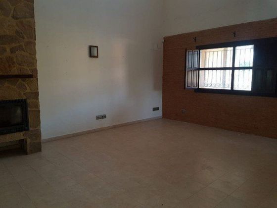 Foto 2 de Venta de casa en Víllora de 4 habitaciones con aire acondicionado