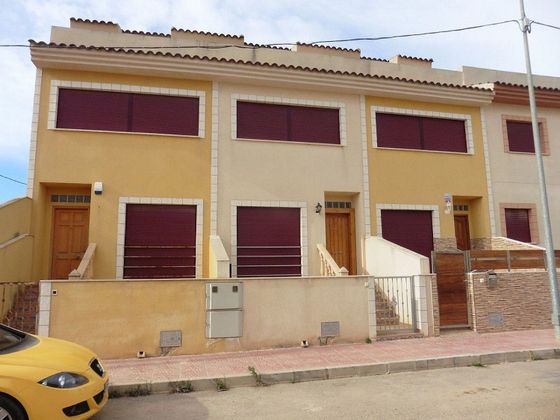 Foto 1 de Pis en venda a calle Santos Inocentes de 3 habitacions amb terrassa i garatge