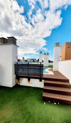 Foto 1 de Pis en venda a calle De Joan Miró de 3 habitacions amb piscina i garatge