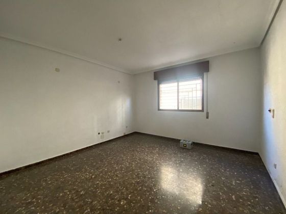 Foto 2 de Venta de piso en calle Jardín de 3 habitaciones y 84 m²
