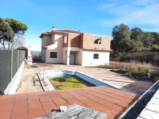 Foto 2 de Casa en venta en calle De la Cerdanya de 5 habitaciones con terraza y piscina
