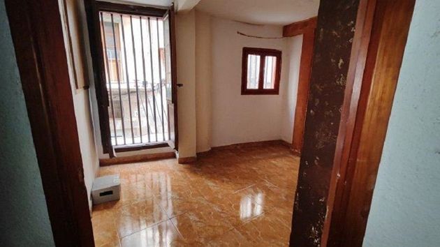 Foto 1 de Venta de piso en calle Major de Sant Jaume de 2 habitaciones y 81 m²