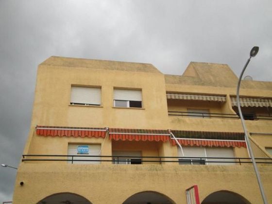 Foto 2 de Venta de piso en plaza Santa Cecilia de 2 habitaciones con terraza