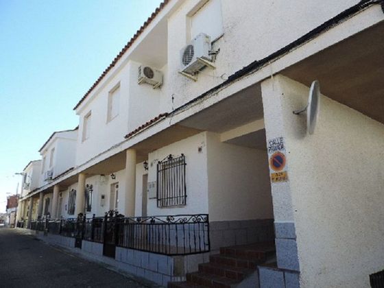 Foto 1 de Casa en venda a calle Santander de 3 habitacions amb garatge