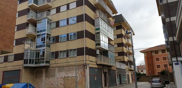Foto 2 de Pis en venda a calle Saturnino Rodríguez de 2 habitacions amb terrassa i ascensor