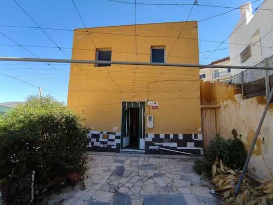 Foto 1 de Casa en venda a calle Salto del Agua de 3 habitacions amb piscina