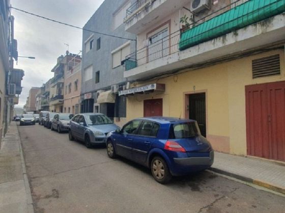 Foto 2 de Venta de piso en calle La Pimienta de 4 habitaciones con balcón