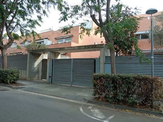 Foto 2 de Casa en venda a calle De la Segarra amb piscina i garatge