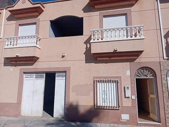 Foto 1 de Casa en venda a plaza Cerro del Aguilón de 3 habitacions amb balcó