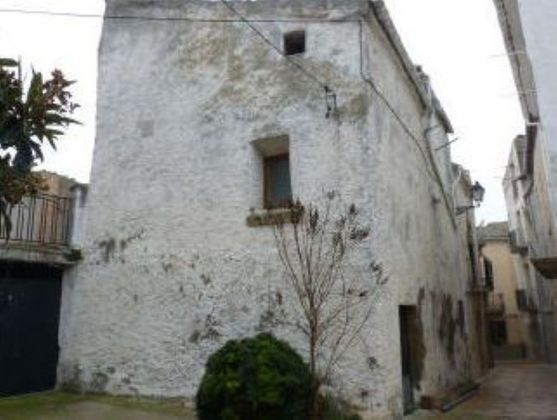 Foto 1 de Casa en venda a calle Carrero de 3 habitacions amb balcó