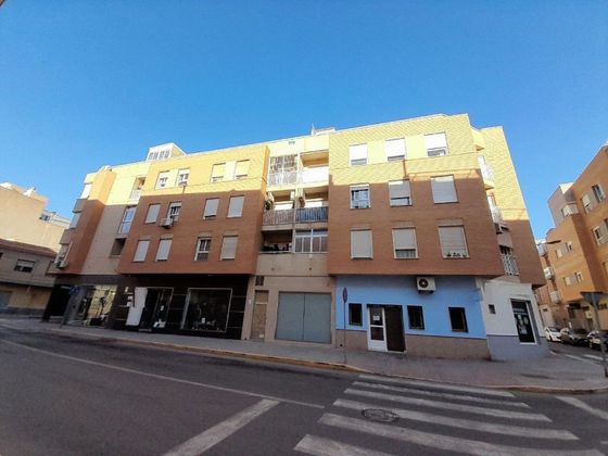 Foto 1 de Àtic en venda a calle Hermanos Alférez de 2 habitacions amb terrassa i aire acondicionat