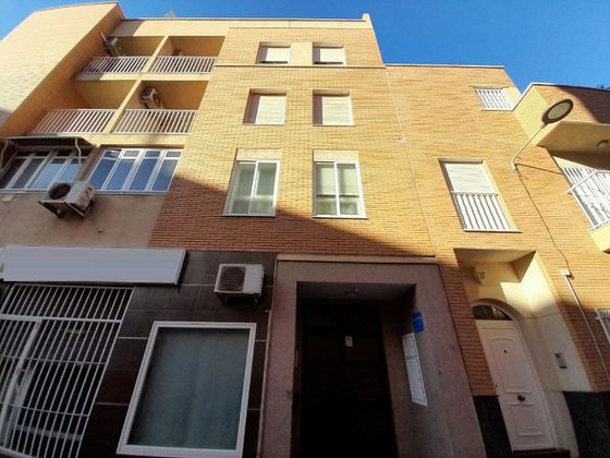 Foto 2 de Venta de ático en calle Hermanos Alférez de 2 habitaciones con terraza y aire acondicionado