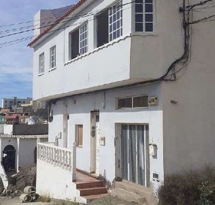 Foto 2 de Pis en venda a calle Poeta Cairasco de 3 habitacions amb garatge
