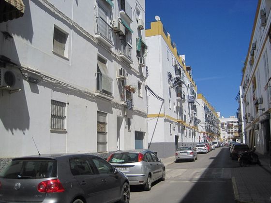 Foto 2 de Venta de piso en calle Cartuja de 3 habitaciones con garaje y jardín