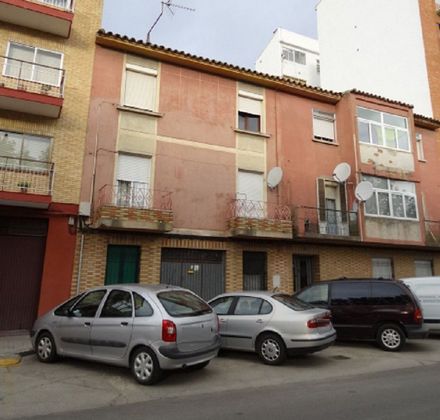Foto 1 de Piso en venta en calle División de 2 habitaciones con terraza