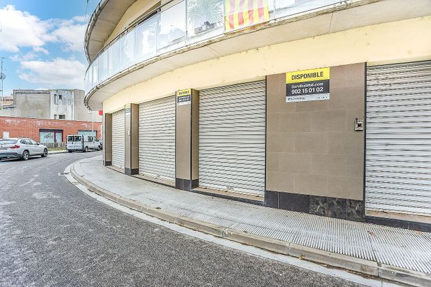 Foto 2 de Local en venda a calle Almogàvers amb garatge i ascensor