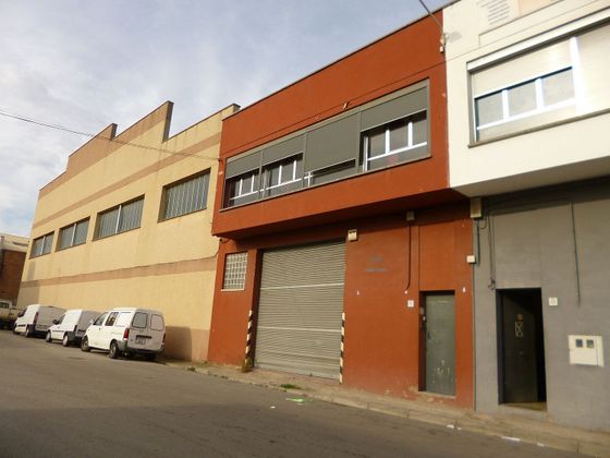 Foto 1 de Nau en venda a calle De Cabrera de 442 m²